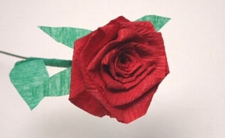 Como-fazer-rosas-de-papel-crepom